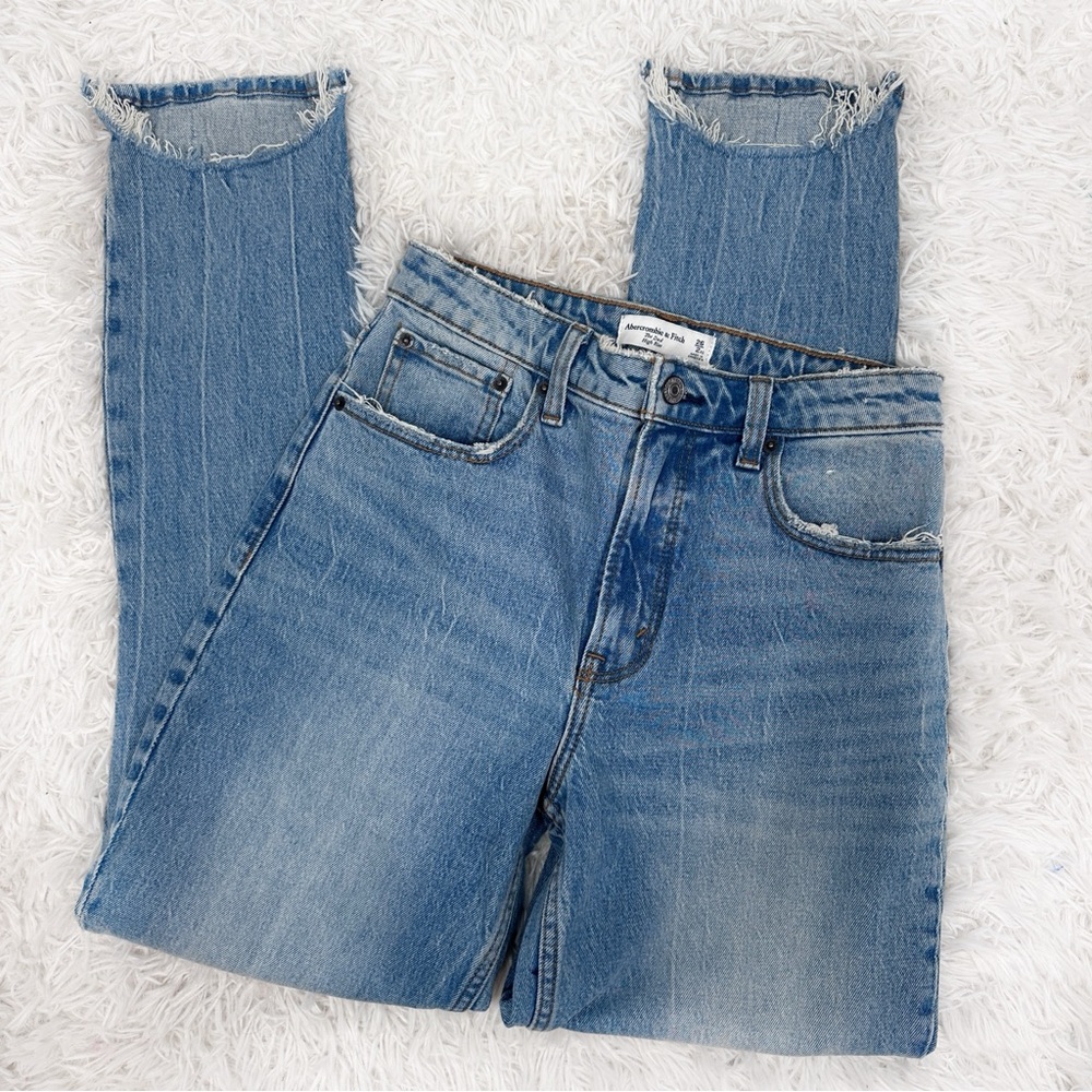 NWT Abercrombie and Fitch The Dad High Rise Jeans Curve Love Size 26/2 X Short